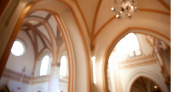 "Ничего не осквернил": в Череповецкой церкви заступились за бросавшего презервативы в святую воду