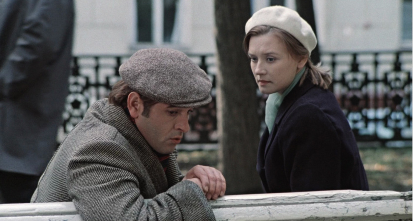 Узнайте кадры из фильмов "Любовь и голуби" и "Москва слезам не верит"