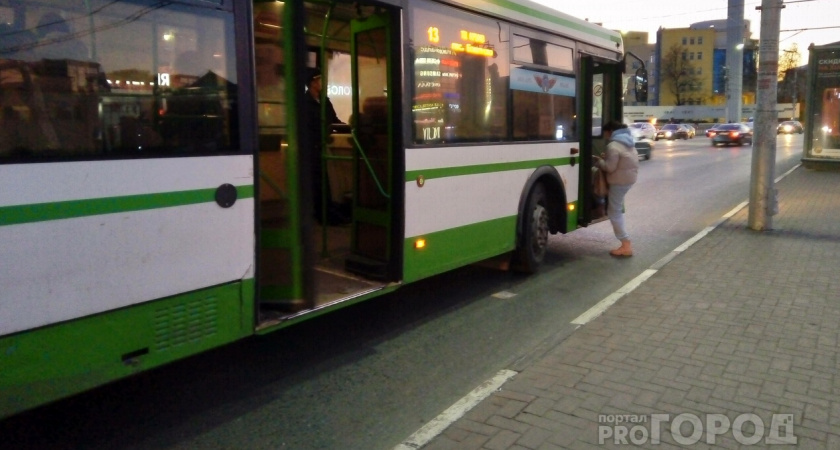 В Череповце проведена оценка навыков водителей автобусов при подъезде к остановкам