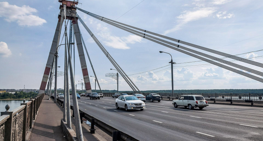 В Череповце закрывают часть полосы Октябрьского моста