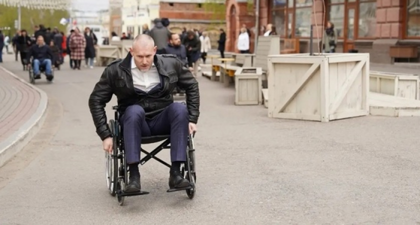 Правительство области объяснило появление Андрея Накрошаева в инвалидной коляске