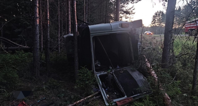 На вологодской трассе в Чагодощенском округе погиб водитель «УАЗа»