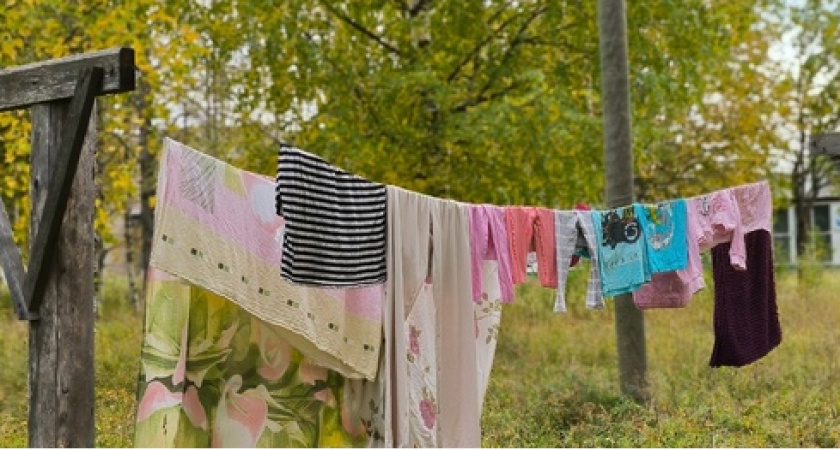 Стакан на стирку: и вся одежда снова белая - старая прачка раскрыла секрет, что добавляет в барабан