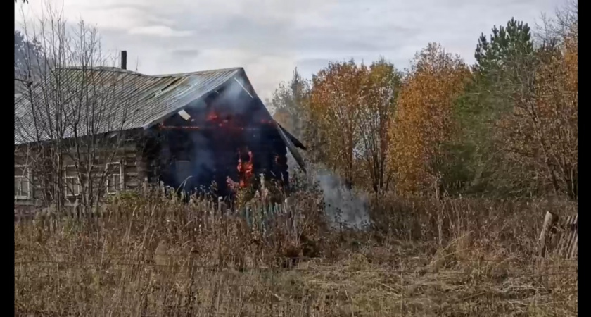 В Вологодской области загорелся дом из-за неисправности дымовой трубы