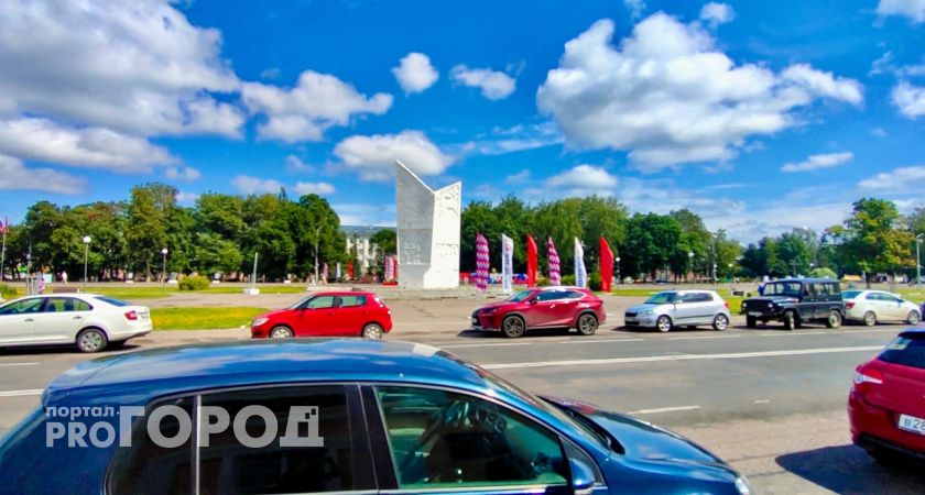 В Вологде запретят парковаться на одной из улиц со следующего месяца