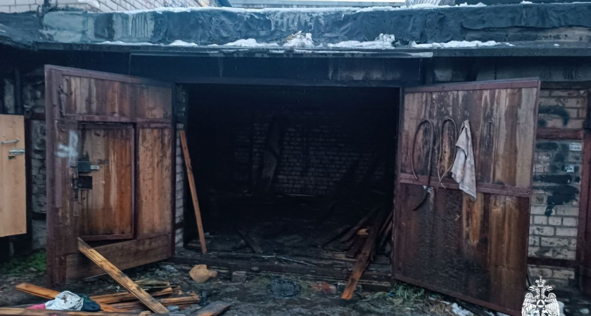 Более десятка пожаров случилось в Вологодской области на выходных