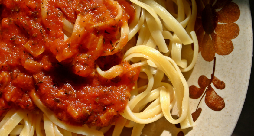 Томатная паста больше не испортится: хитроумный трюк от опытной хозяйки