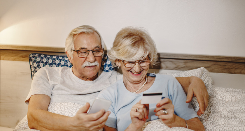 Теперь полностью запрещено. Пенсионеров, доживших до 70 лет, ждут ограничения с 12 декабря