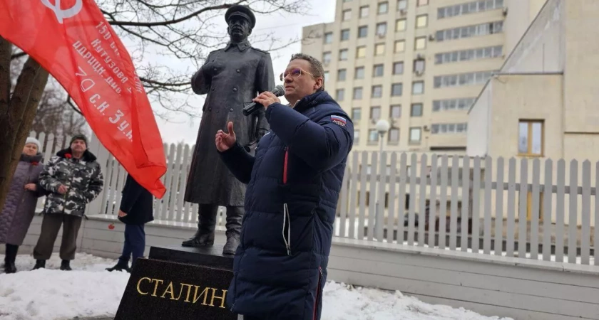 В Вологде появился памятник Сталину