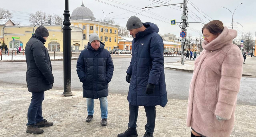 Андрей Накрошаев проверил уборку в центре Вологды