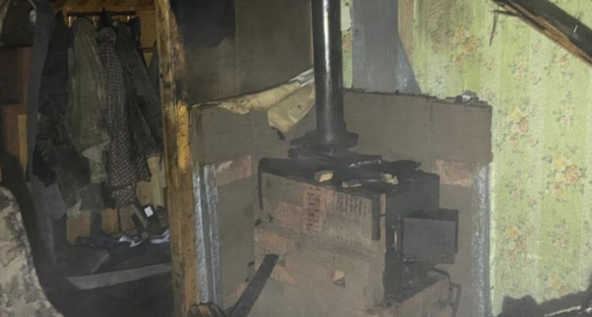 Пожилая жительница Вологодской области пострадала при сушке дров на печке