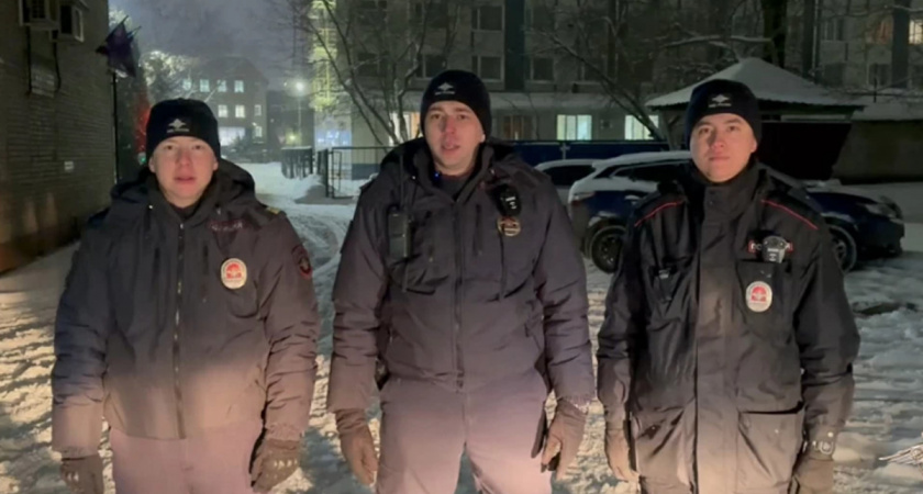 Министр МВД России наградил полицейских из Вологодской области за спасение людей на пожаре