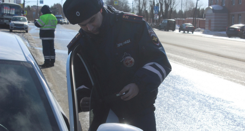В Вологодской области сотрудник ДПС с женой и другом подстроили ДТП ради страховки