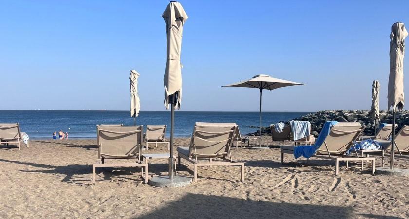 Отдых или помойка: 4 популярных курорта, где море и песок утопают в грязи