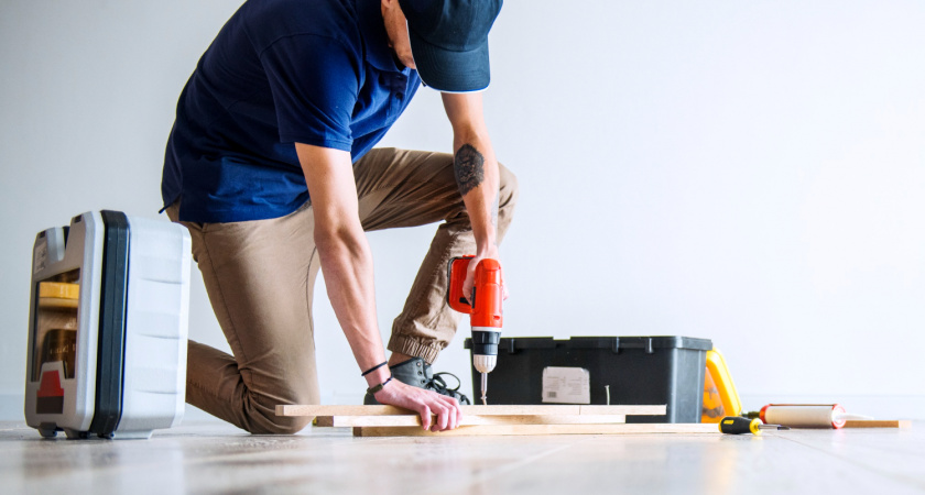 Такой «пластик» легко заменит штукатурку, сайдинг: строители в восторге от этого ламината — служит десятилетя