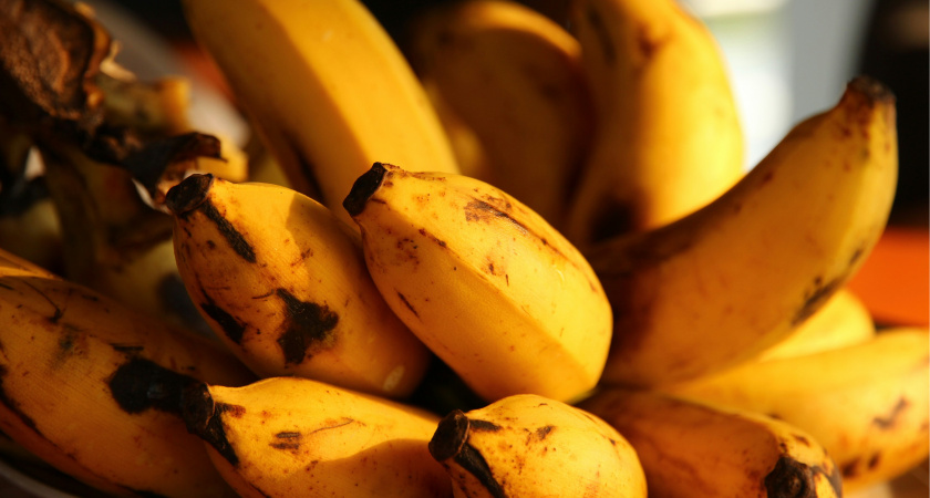 Продавцы «Магнита» и «Пятерочки» охотятся за пакетиками из коробок с бананами — если увидите, берите сразу