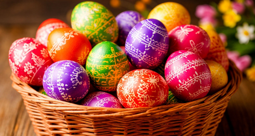 Не пасхальные яйца, а произведение искусства: 1 горсть риса и 2 красителя — скорлупки ярче летнего букета