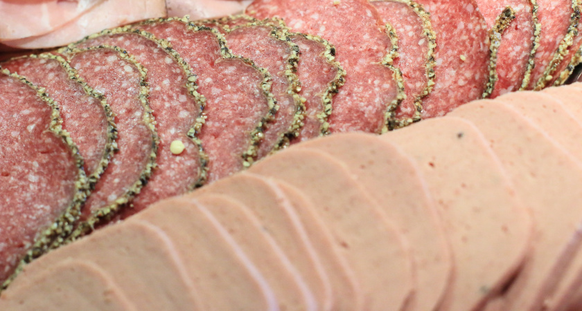 Вся правда о любимой колбасе СССР: что на самом деле кладут в «Докторскую» и «Молочную»