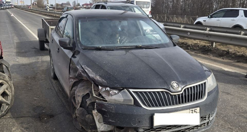 Женщина пострадала в тройном ДТП в Вологодской области