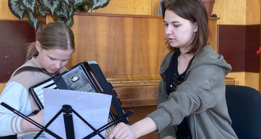 Молодые специалисты культуры начали получать выплаты по программе «Земский специалист» в Вологодской области