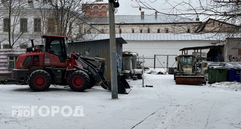 Вологда борется со снегопадами: коммунальные службы работают в усиленном режиме