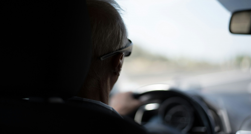 Водителей с многолетним стажем заставят пересдавать права в мае: названы условия