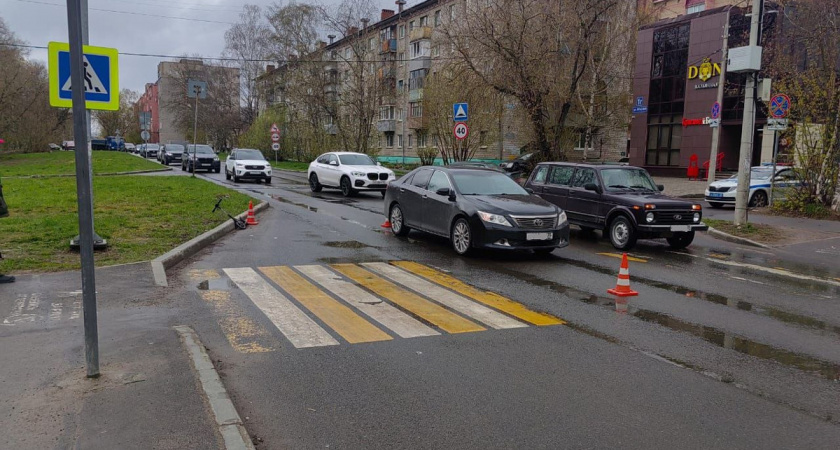 Ребенка на самокате сбила иномарка в Вологодской области 