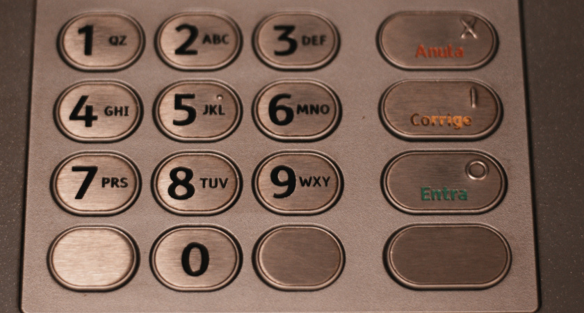 Снять деньги в банкомате больше не получится: новый закон вступает в силу с 1 июня