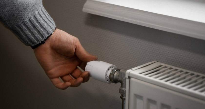Указ принят без шума: после отключения отопления штраф в 1 500 рублей для квартир с батареей