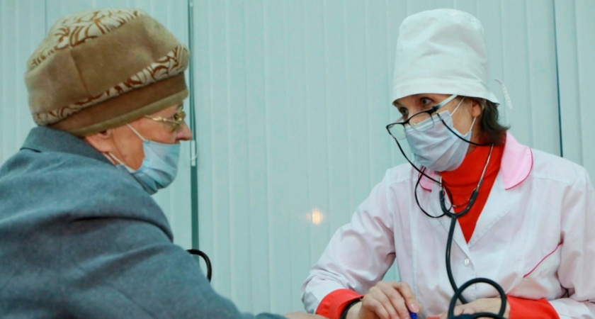 Более 2000 пожилых жителей Вологодской области прошли диспансеризацию с помощью мобильных бригад