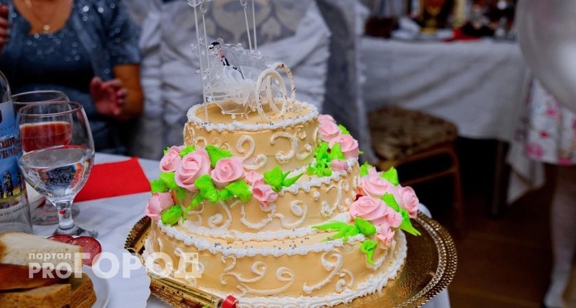 Гость вологодской свадьбы похитил подарочные деньги у молодоженов