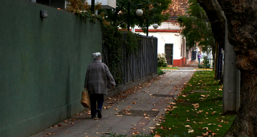 Пенсионеры танцуют от радости: они освобождаются от платы за капремонт и вывоз мусора - что важно знать