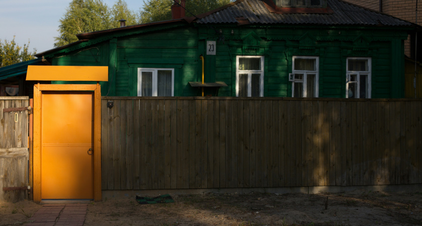 С 18 июня 2025 будет запрещена установка заборов на даче: их придётся снести