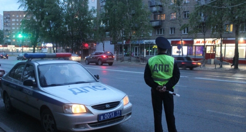 В конце июня новое правило вводится для всех, кто управляет автомобилем. Теперь полный запрет