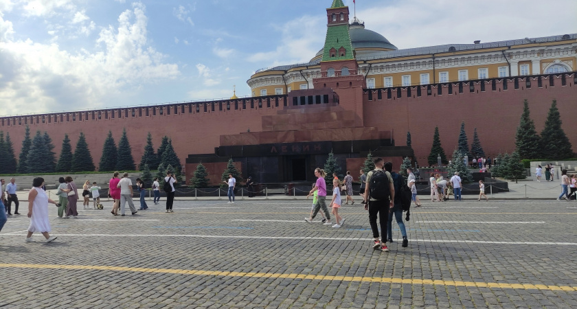 Вологодская митрополия покажет фильм о мавзолее Ленина