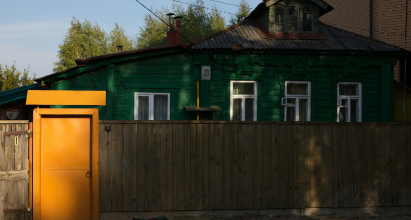 С 28 июня полностью будет запрещена установка заборов на даче: их придётся убрать