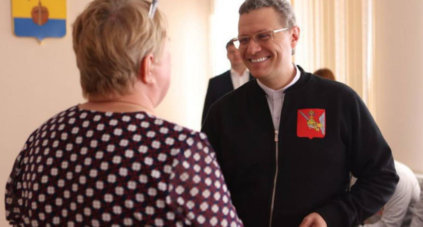 Георгий Филимонов дал старт переезду жителей аварийного дома в Вологодской области