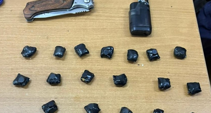 В Вологодской области задержали наркокурьера с 18 свертками синтетических наркотиков