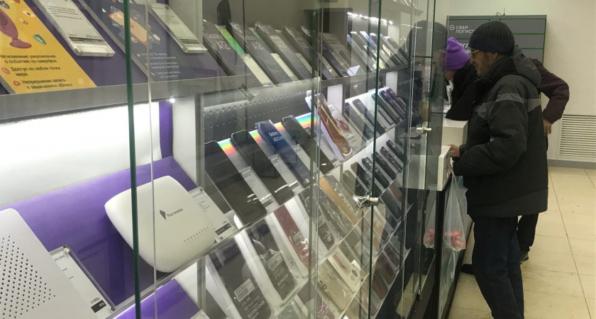 В Вологодской области суд вынес приговор бывшему менеджеру, который похитил 29 телефонов на сумму более 300 тысяч рублей