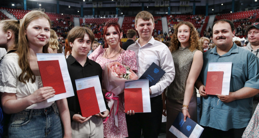 В Вологодской области более 4000 студентов получили дипломы