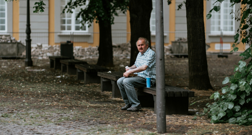 Пенсионеры ликуют: они освобождаются от платы за капремонт и вывоз мусора - но есть важные нюансы