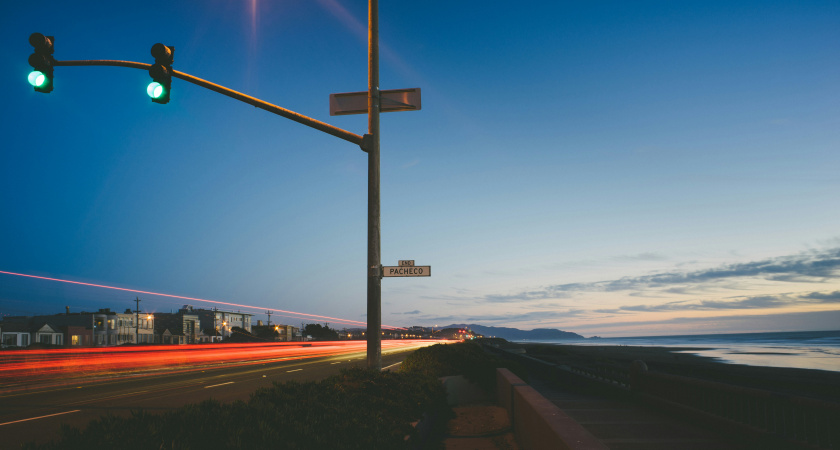 Разъяснения ГИБДД: как действовать, если вы случайно выехали за стоп-линию на красный свет