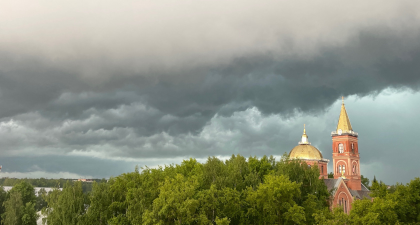 Циклон принесёт дожди и грозы: прогноз погоды в Вологодской области