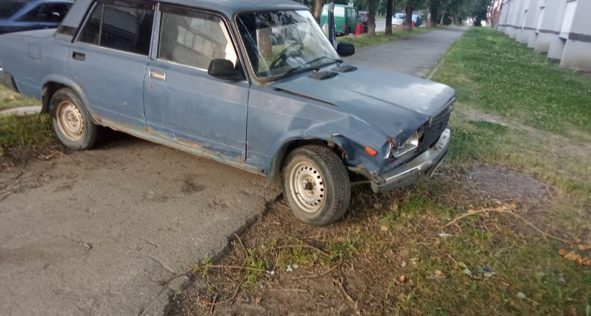 В Вологодской области угонщик забыл документы на месте преступления