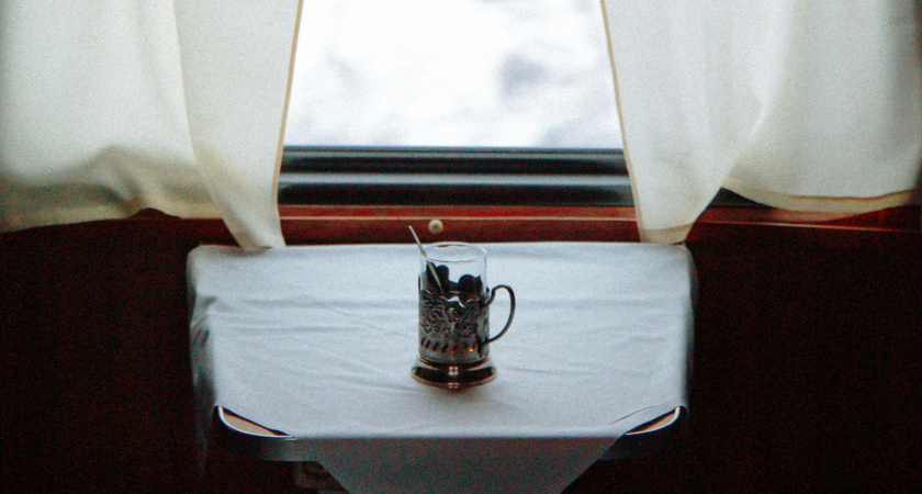 Выкупила купе для себя и ребенка, но попутчики давят на совесть: вы как баре, людям мест не хватает