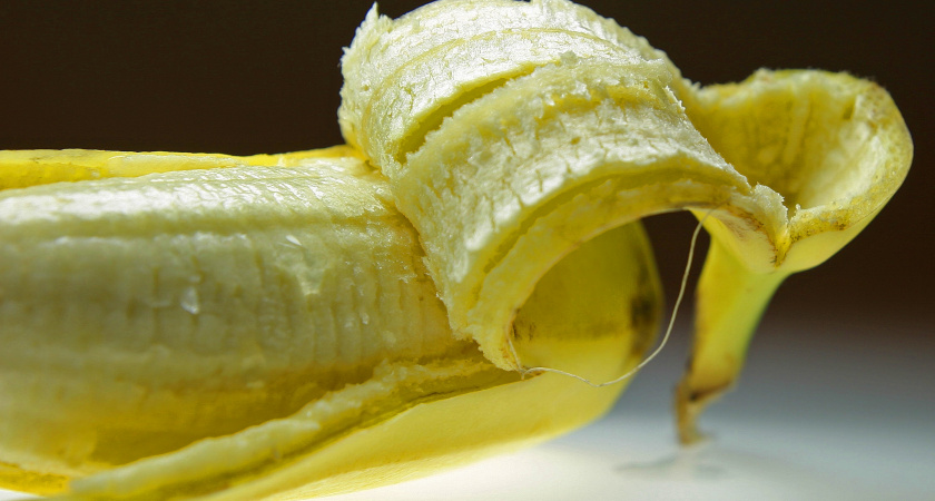 Всегда чистила банан неправильно, до тех пор, пока не увидела, как это делают в зоопарке обезьяны