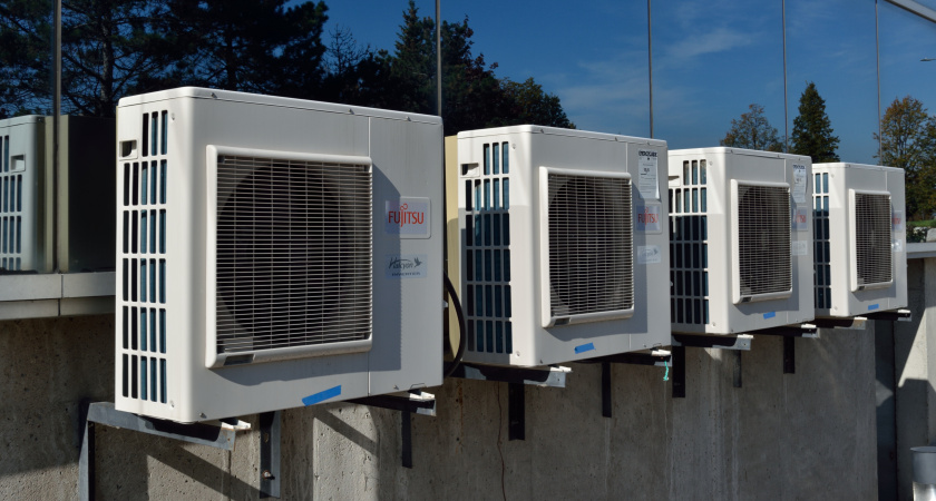 ЖКХ и суды подтвердили: установка кондиционеров без согласия жильцов запрещена