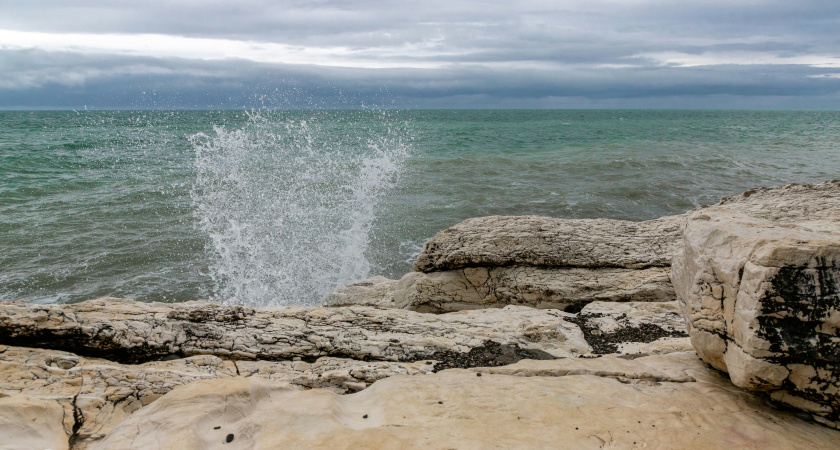 Очень недооценённый курорт Крыма: меньше народа, нет пробок, дешевле еда и жильё, можно подлечиться