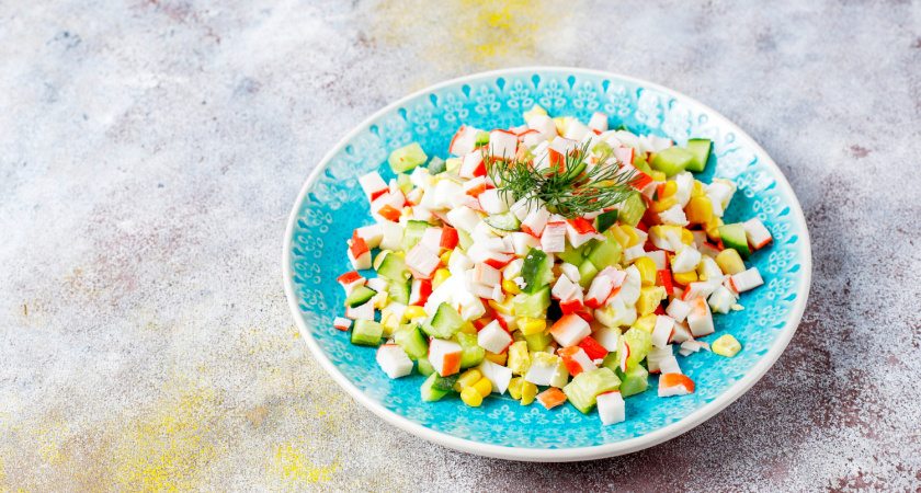 Крабовый салат больше не готовлю — к палочкам добавляю три неожиданных ингредиента: супер простой рецепт