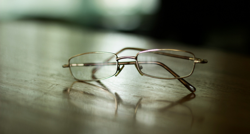 Теперь даже старые поцарапанные и мутные очки будут как новые. Просто возьмите мыло. Не зря китайцы всегда так делают